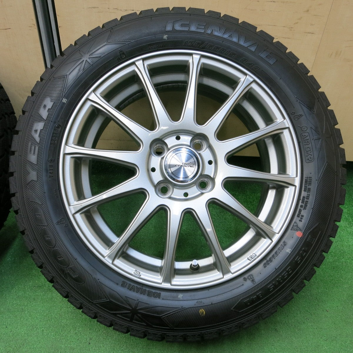 *送料無料* 超バリ溝！キレイ！ほぼ10分★スタッドレス 175/65R15 グッドイヤー アイスナビ6 ravrion LUMIERE ラブリオン PCD100/4H★4052308イス