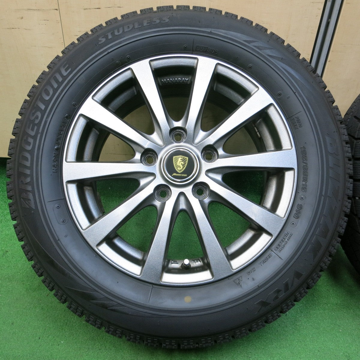 *送料無料* バリ溝！20年！キレイ！8.5分★スタッドレス 195/65R15 ブリヂストン ブリザック VRX MANARAY SPORT マナレイ PCD114.3/5H★4052806イス