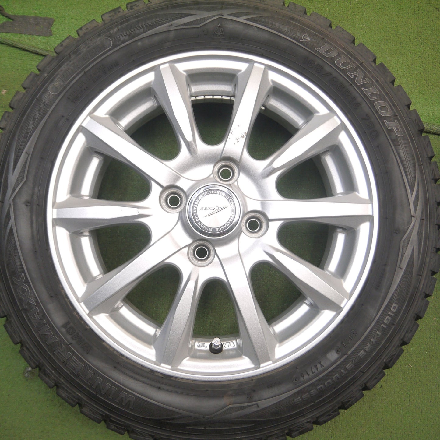 *送料無料* バリ溝！9.5分以上★スタッドレス 165/65R14 ダンロップ ウインターマックス WM01 JOKER ジョーカー 14インチ PCD100/4H★4071201Hス