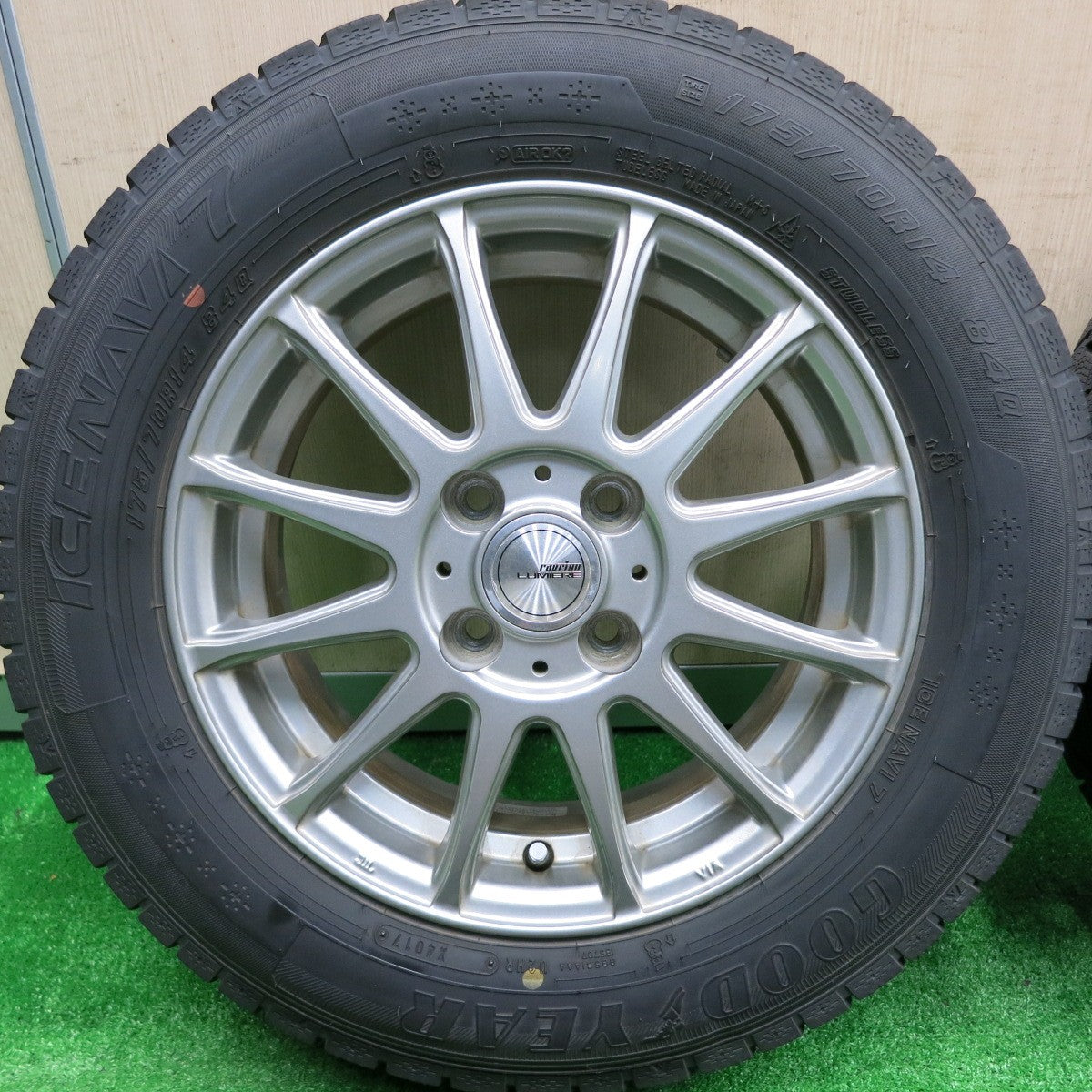 [送料無料] バリ溝！8.5分★スタッドレス 175/70R14 グッドイヤー アイスナビ7 ravrion LUMIERE ラブリオン 14インチ PCD100/4H★4091405HAス