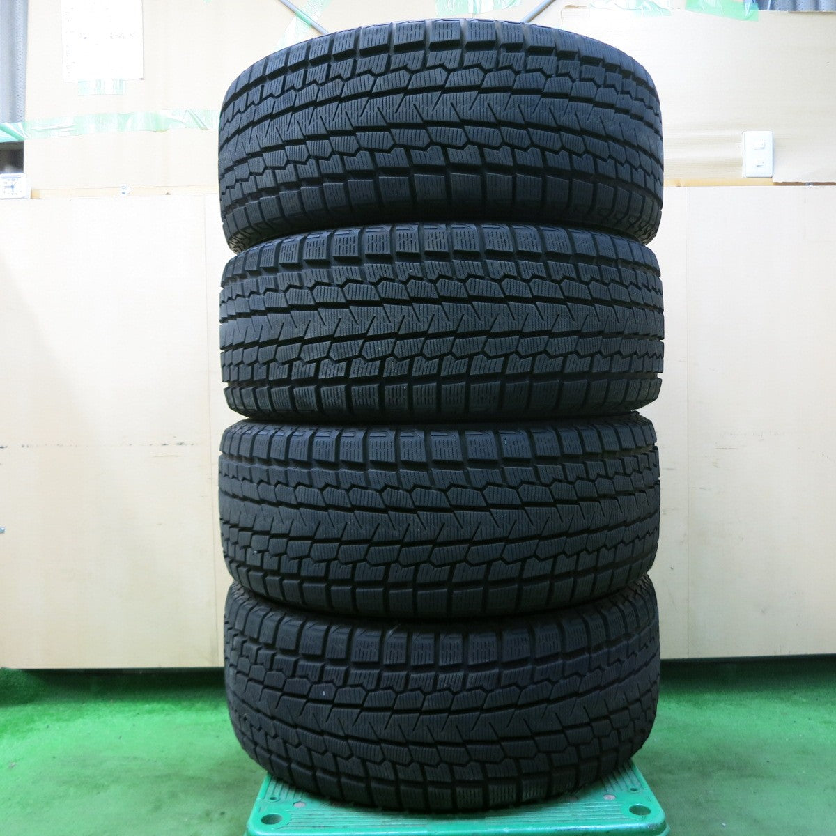 [送料無料] バリ溝！22年！キレイ！9.5分以上★ベンツ 等 AGA 275/55R19 スタッドレス ヨコハマ アイスガード G075 19インチ PCD130/5H★4100401ナス