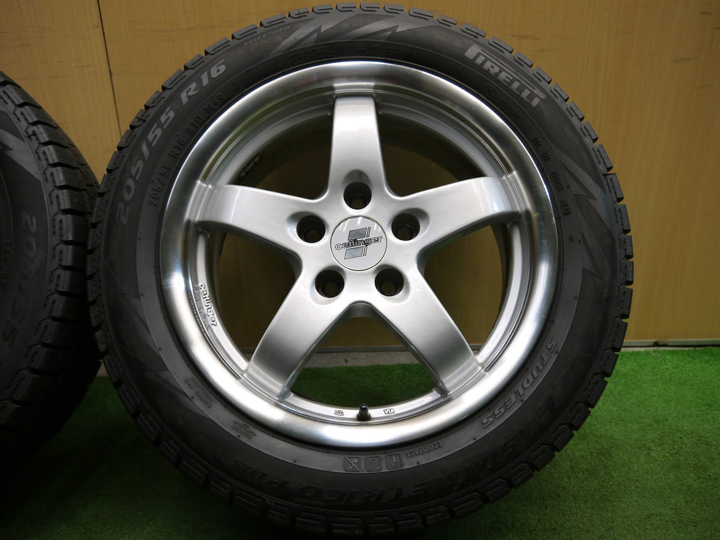 [送料無料] バリ溝！19年！綺麗！9.5分以上★205/55R16 スタッドレス oettinger ピレリ アイスアシンメトリコ プラス PCD112★2030804クス