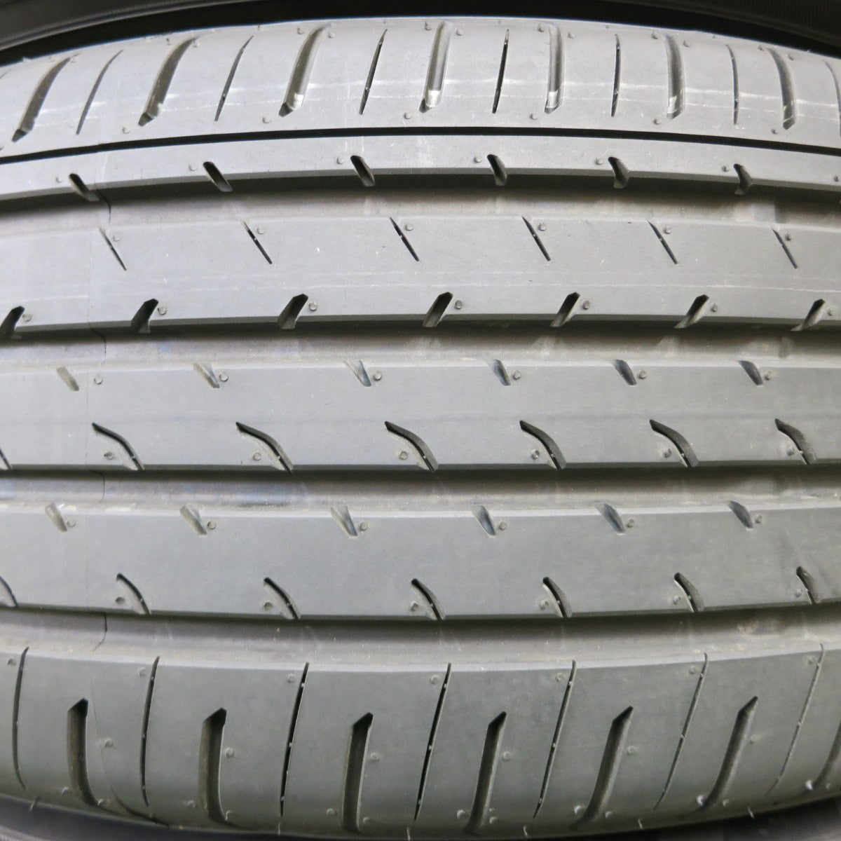 *送料無料* 新車外し！24年★トヨタ 40系 ヴェルファイア アルファード 純正 225/65R17 ヨコハマ アドバン V03 PCD120/5H★4041806イノ