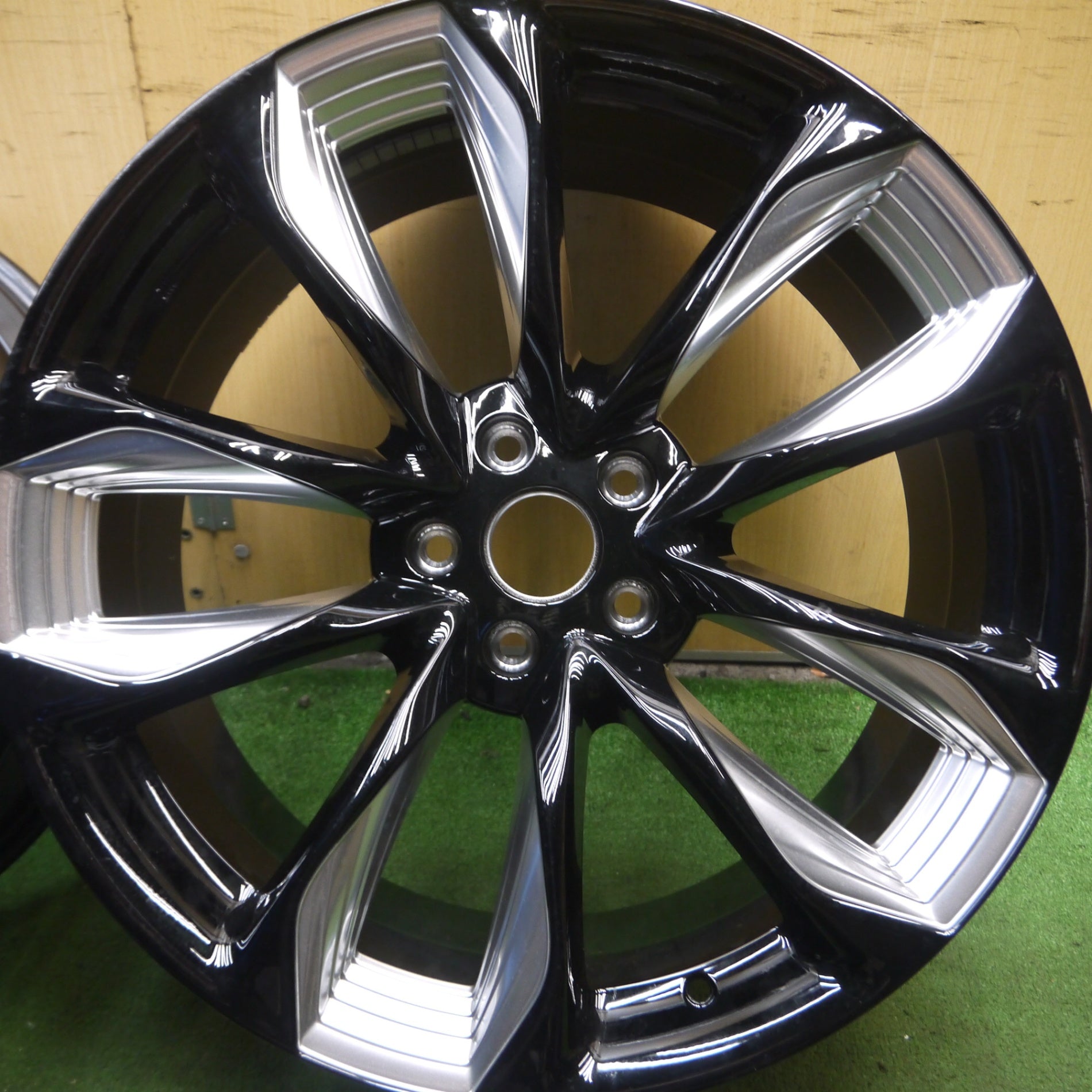 送料無料* 新車外し☆レクサス LC500 Sパッケージ 純正 ホイール 21インチ 21×8.5J 21×9.5J PCD120/5H☆ |  名古屋/岐阜の中古カー用品・工具の買取/販売ならガレージゲット