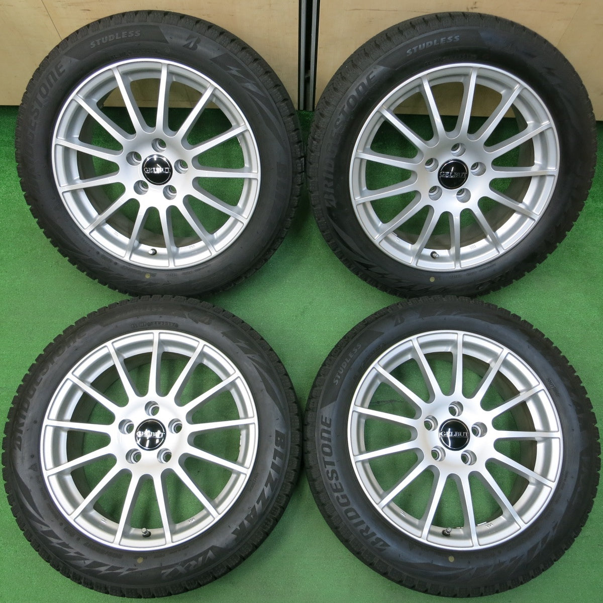 *送料無料* バリ溝！キレイ！9.5分★ワーゲン 等 GELBUT 205/55R17 スタッドレス ブリヂストン ブリザック VRX2 17インチ PCD112/5H★4041606イス