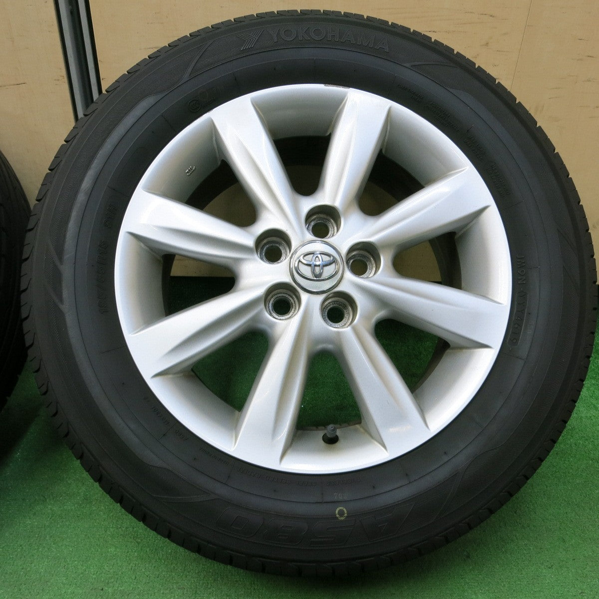 送料無料* バリ溝！8.5分☆トヨタ ウィッシュ 純正 195/65R15 ヨコハマ A580 15インチ PCD100/5H☆40523 |  名古屋/岐阜の中古カー用品・工具の買取/販売ならガレージゲット