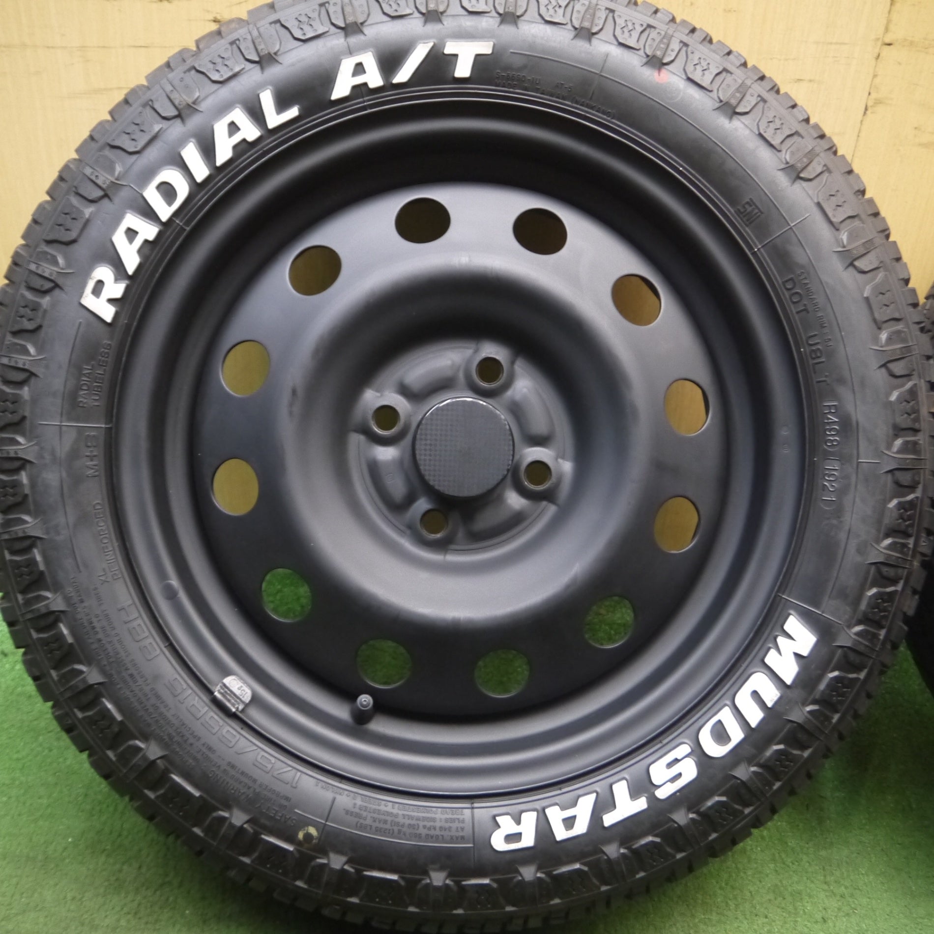送料無料* バリ溝!21年!キレイ!9分☆175/65R15 マッドスター 送料無料* バリ溝!21年!キレイ!9分☆175/65R15 マッドスター
