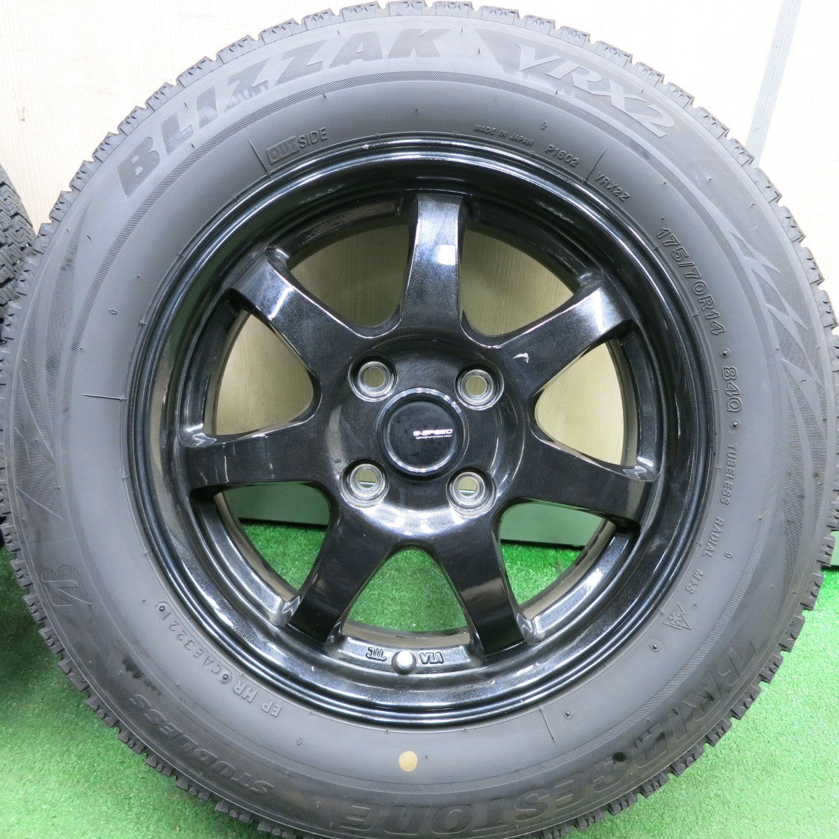 *送料無料* バリ溝！21年！9分★スタッドレス 175/70R14 ブリヂストン ブリザック VRX2 G-Speed Gスピード 14インチ PCD100/4H★4032412HAス