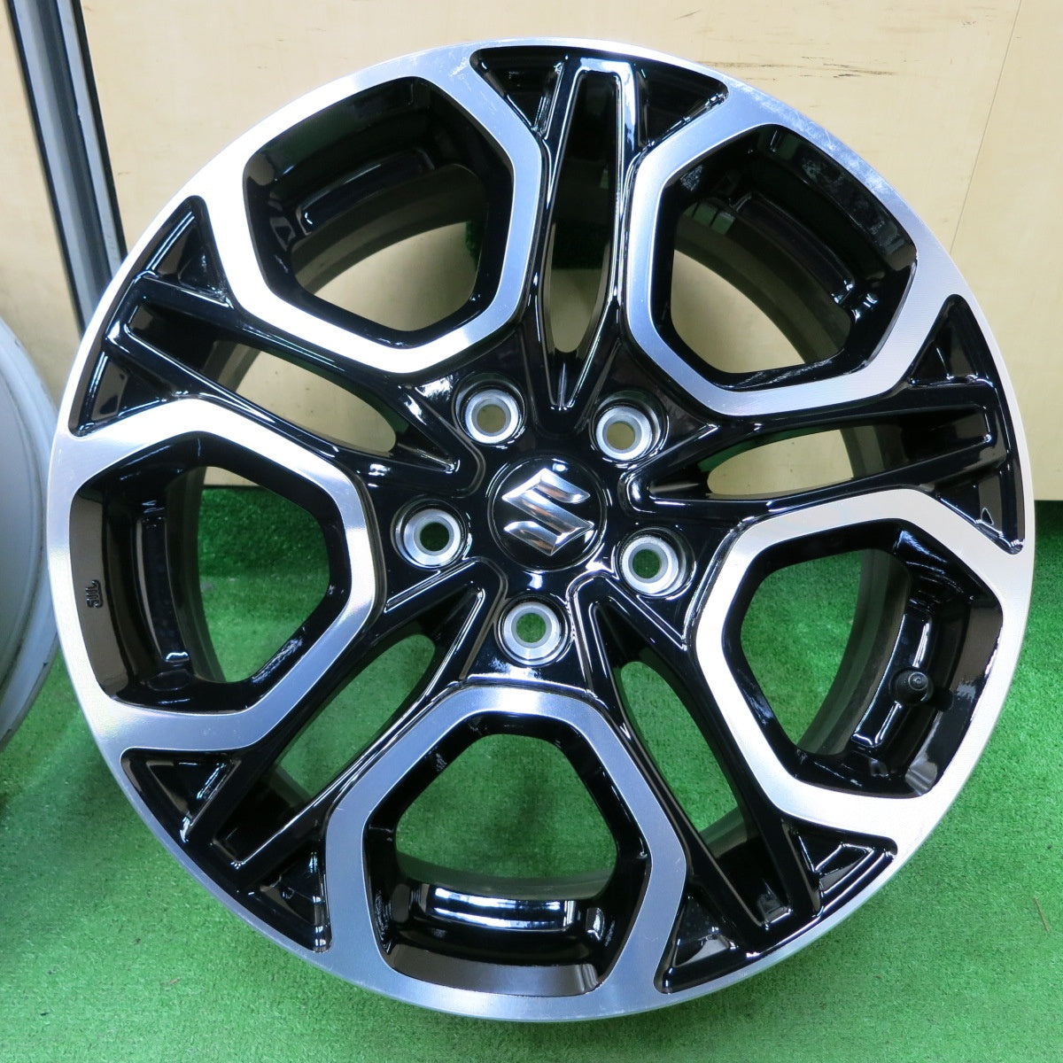 *送料無料* 新車外し★スズキ スイフト スポーツ ZC33S 純正 ホイール 17インチ 17×6.5J PCD114.3/5H★4050201イホ