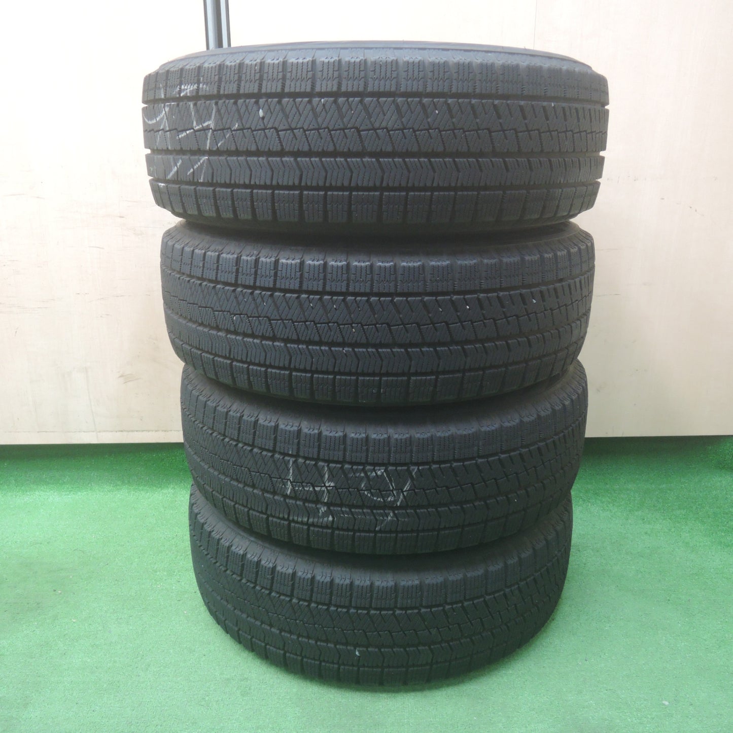 *送料無料* バリ溝！20年！キレイ！9.5分★スタッドレス 205/65R16 ブリヂストン ブリザック VRX2 BALMINUM バルミナ 16インチ PCD114.3/5H★4033010SYス