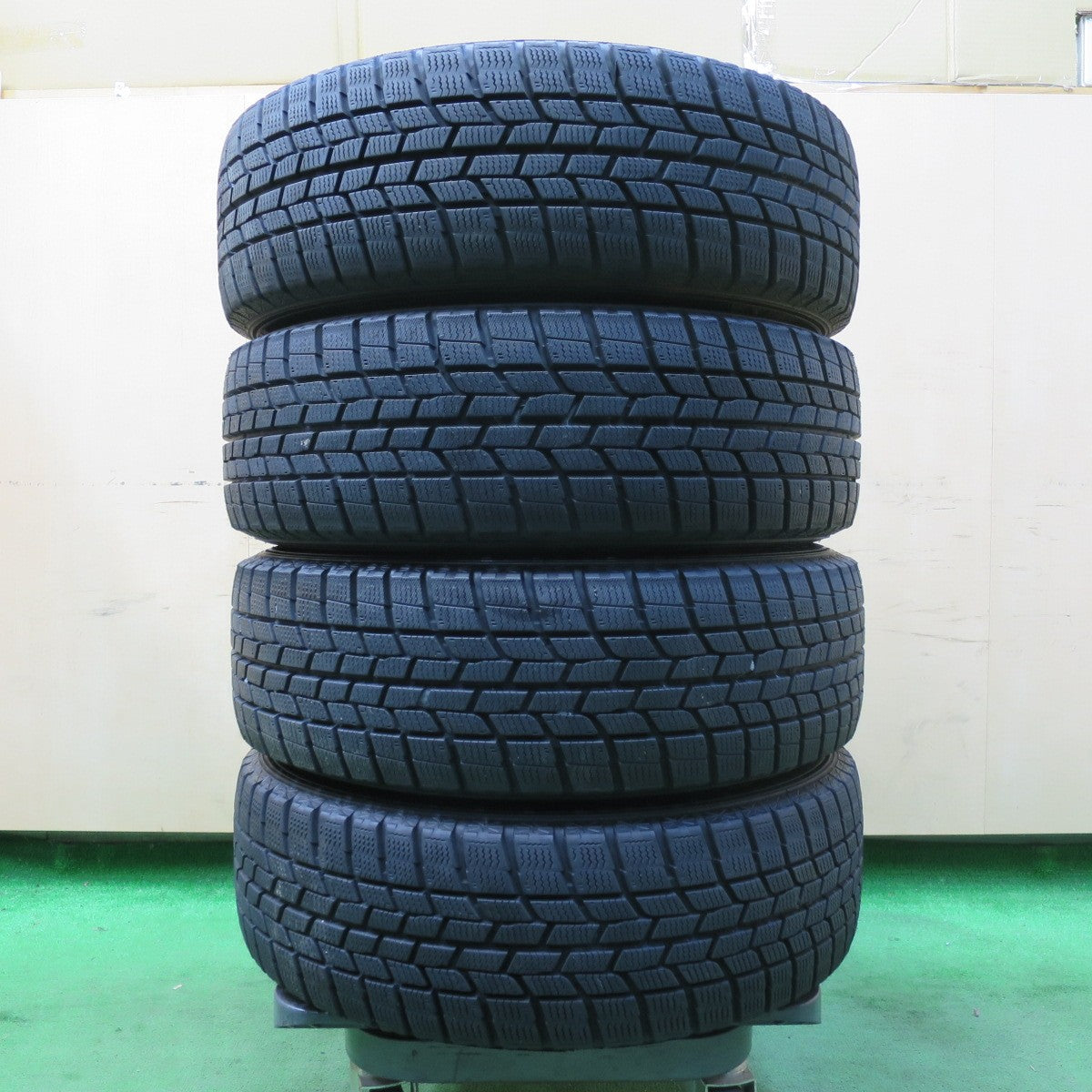 [送料無料] バリ溝！キレイ！ほぼ10分★スタッドレス 185/60R15 グッドイヤー アイスナビ6 ravrion RM01 ラブリオン 15インチ PCD100/4H★4110303イス