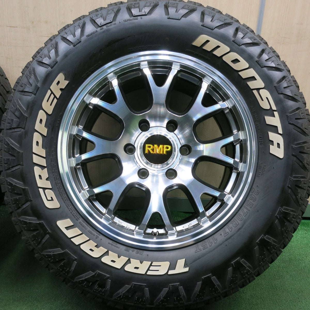 *送料無料* キレイ！20年★RMP 028FX MiD 265/70R17 モンスタ TERRAIN GRIPPER ホワイトレター 17インチ PCD139.7/6H★4060204HAノ