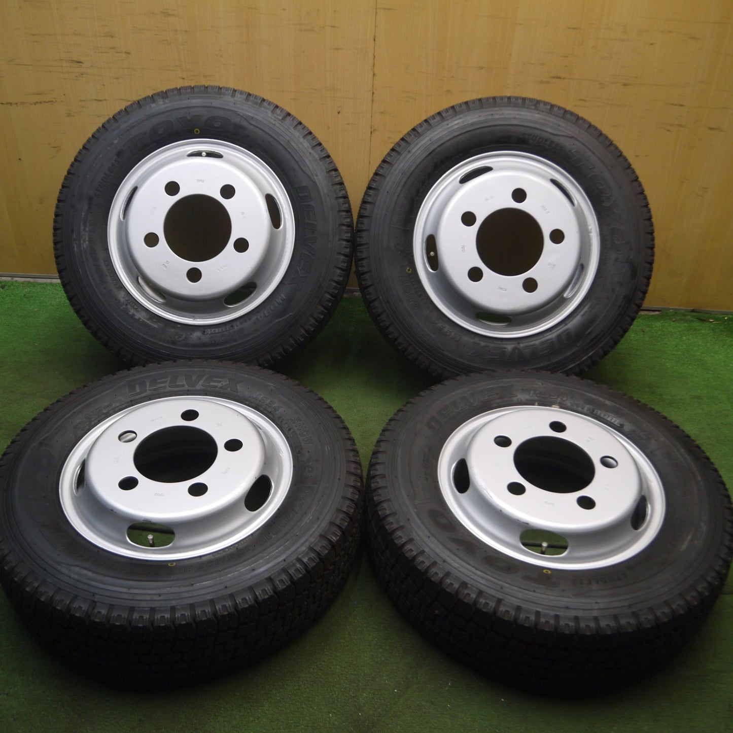 *送料無料* 未使用！20年★トラック タイヤ 195/75R15 109/107N スタッドレス トーヨー デルベックス M934 TKW ZX スチール 116.5-8 PCD203.2/5H★4080101Hス