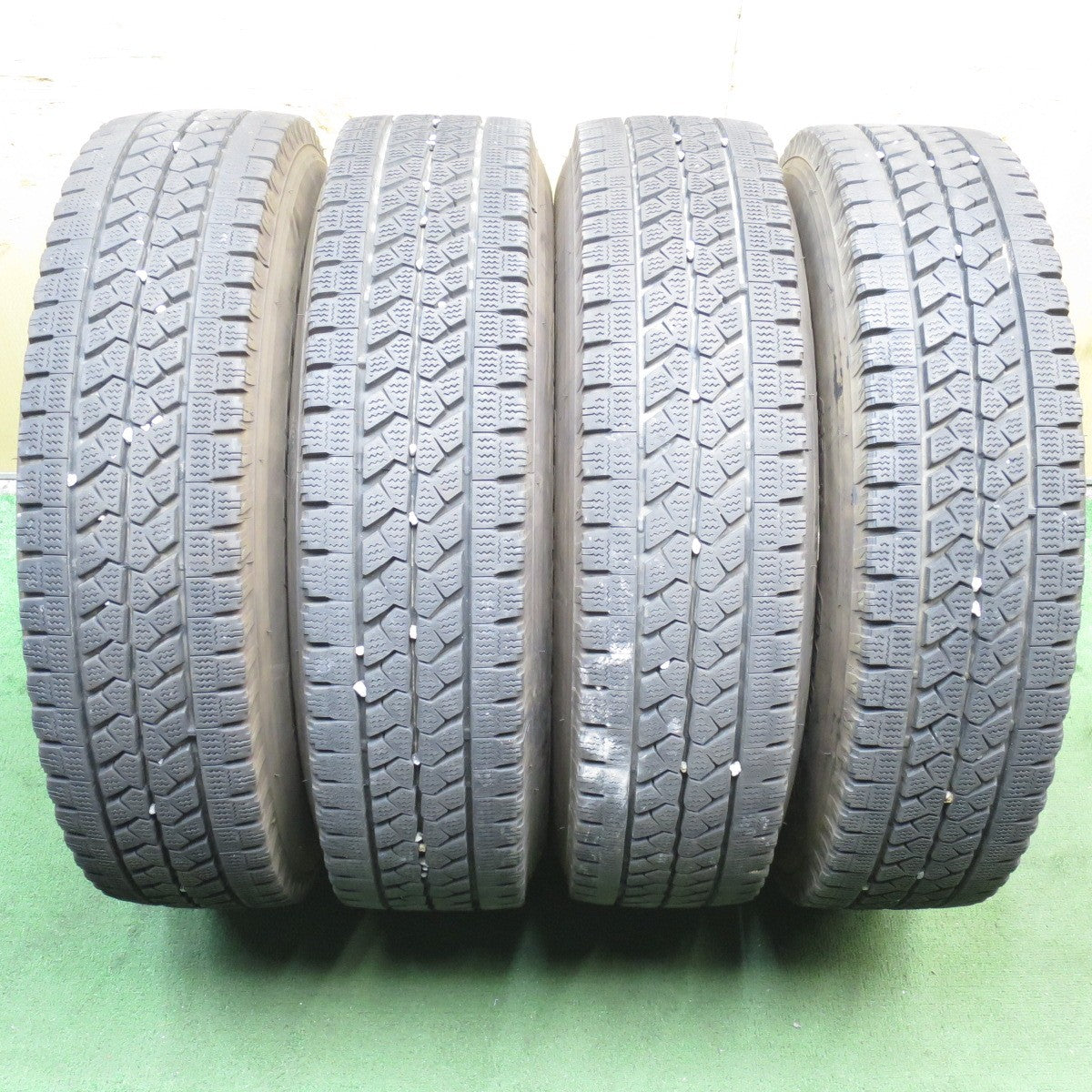 *送料無料* 4本価格★トラック タイヤ 205/85R16 117/115L スタッドレス ブリヂストン ブリザック W979 TOPY スチール 115-8C PCD208/5H★4050402クス