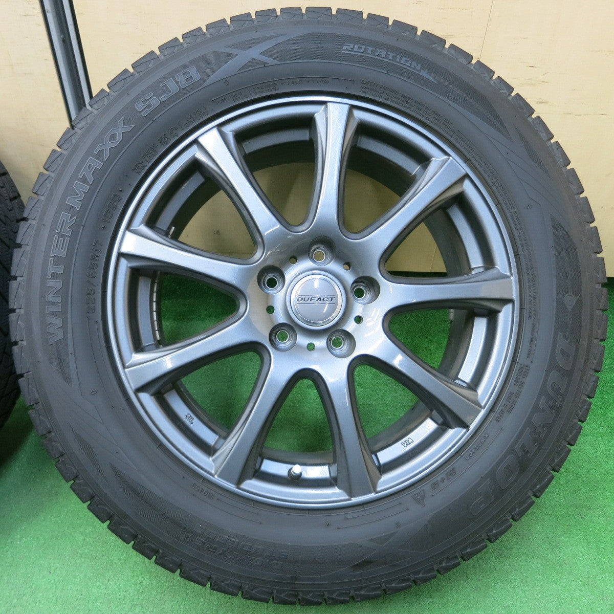 *送料無料* バリ溝！20年！キレイ！9.5分★スタッドレス 225/65R17 ダンロップ ウインターマックス SJ8 DUFACT デュファクト 17インチ PCD114.3/5H★4041007イス