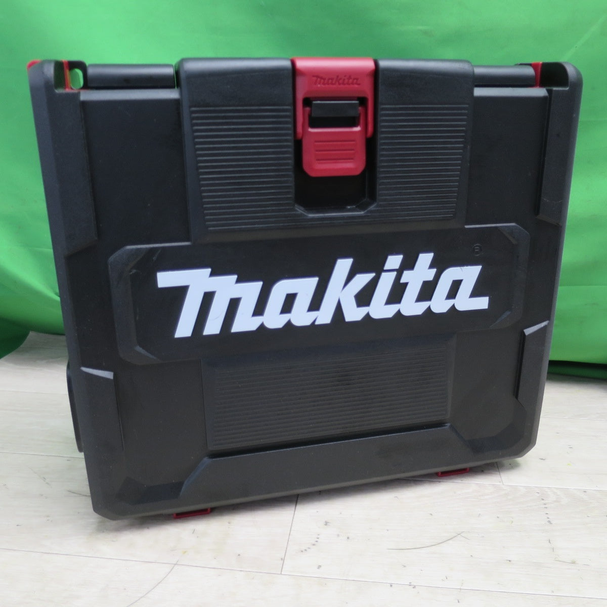 [送料無料] ほぼ未使用!バッテリー2個☆マキタ 充電式 インパクト ドライバー 40Vmax TD002GDXAP ケース 充電器 付き パープル 電動 工具☆