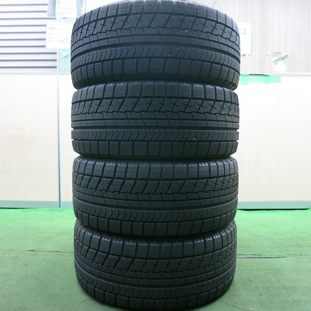 *送料無料* バリ溝！キレイ！9.5分★ベンツ 等 AGA TAS 245/50R18 スタッドレス ブリヂストン ブリザック RFT 18インチ PCD112/5H★4053103HAス