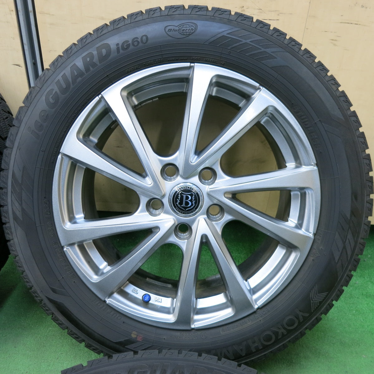 [送料無料] バリ溝！21年！キレイ！9.5分★スタッドレス 215/60R17 ヨコハマ アイスガード iG60 BRANDLE-LINE ブランドルライン 17インチ PCD114.3/5H★4112901SYス