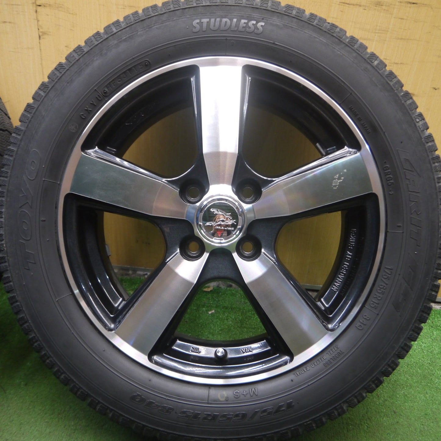 *送料無料* バリ溝！8.5分★スタッドレス 175/65R15 トーヨー ガリット G5 SMACK ENKEI スマック エンケイ 15インチ PCD100/4H★4041502Hス