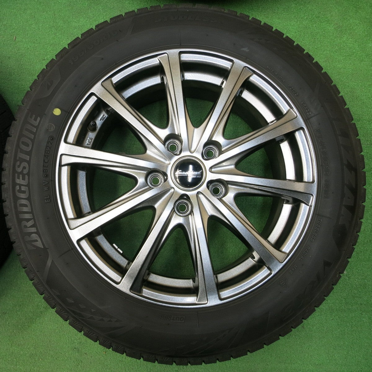 *送料無料* バリ溝！22年！綺麗！8.5分★スタッドレス 195/60R16 ブリヂストン ブリザック VRX3 Eurospeed MANARAY SPORT 16インチ PCD114.3/5H★4042410イス