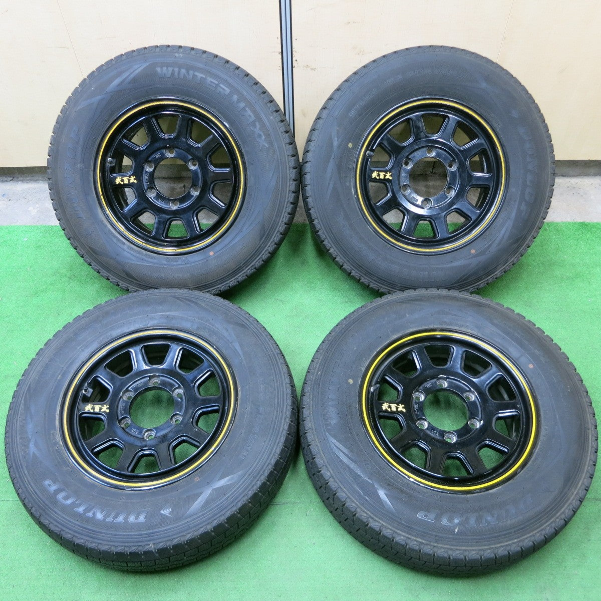 *送料無料* バリ溝！9.5分★ハイエース等 KYOHO 共豊 弐百式 195/80R15 スタッドレス ダンロップ ウインターマックス SV01 PCD139.7/6H★4070902ナス