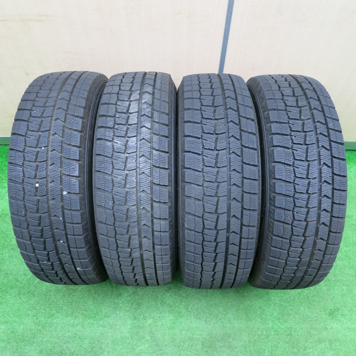 [送料無料] バリ溝！21年！キレイ！9.5分★ロッキー ライズ等 195/65R16 スタッドレス ダンロップ ウインターマックス WM02 WINNERS PCD100/5H★4100104NJス