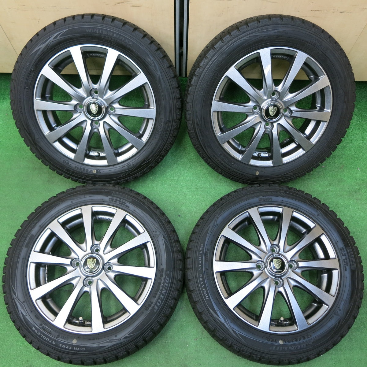 *送料無料* 超バリ溝！キレイ！ほぼ10分★スタッドレス 155/65R14 ダンロップ ウインターマックス WM01 MANARAY SPORT マナレイスポーツ PCD100/4H★4051003イス