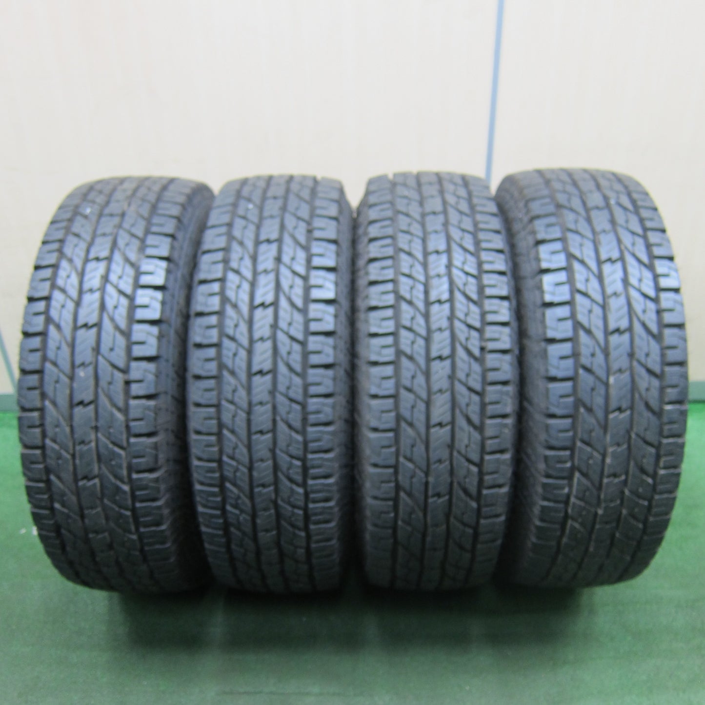 *送料無料* バリ溝！9.5分★トヨタ 215系 ハイラックス サーフ 純正 265/75R16 ヨコハマ ジオランダー A/T G015 ホワイトレター PCD139.7/6H★4041604TNノ