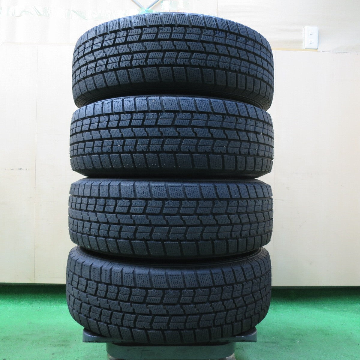 *送料無料* バリ溝！23年！ほぼ10分★スタッドレス 195/65R15 グッドイヤー アイスナビ7 ravrion P3 ラブリオン 15インチ PCD114.3/5H★4072402イス