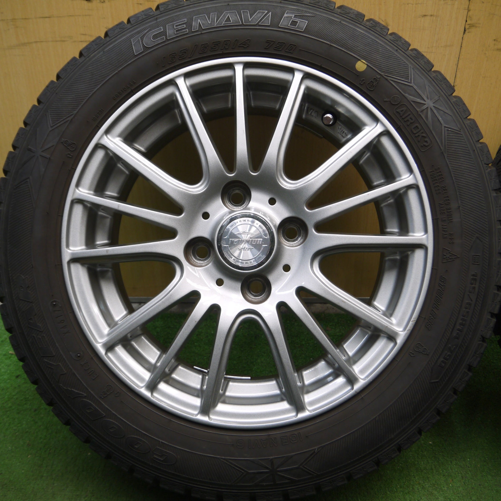 送料無料* バリ溝！キレイ！8.5分☆スタッドレス 165/65R14 グッドイヤー アイスナビ6 ravrion selzer ラブリオ |  名古屋/岐阜の中古カー用品・工具の買取/販売ならガレージゲット