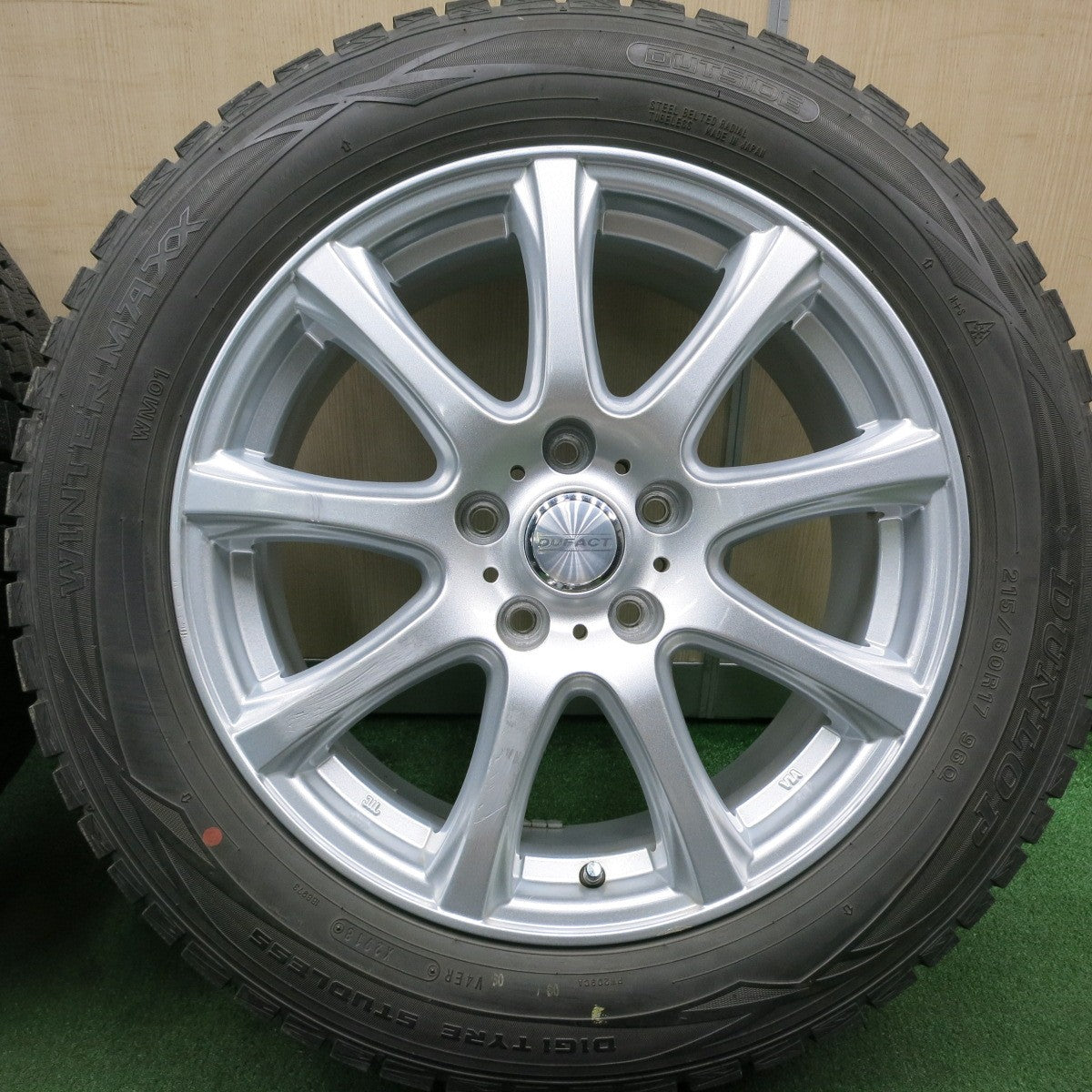 *送料無料* バリ溝！9.5分★スタッドレス 215/60R17 ダンロップ ウインターマックス WM01 DUFACT デュファクト 17インチ PCD114.3/5H★4050606HAス