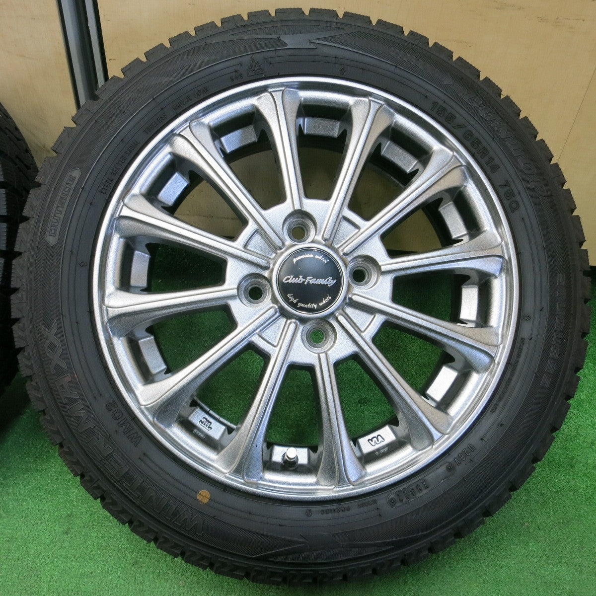 *送料無料* バリ溝！22年！キレイ！ほぼ10分★スタッドレス 155/65R14 ダンロップ ウインターマックス WM02 Club Family 14インチ PCD100/4H★4040209イス