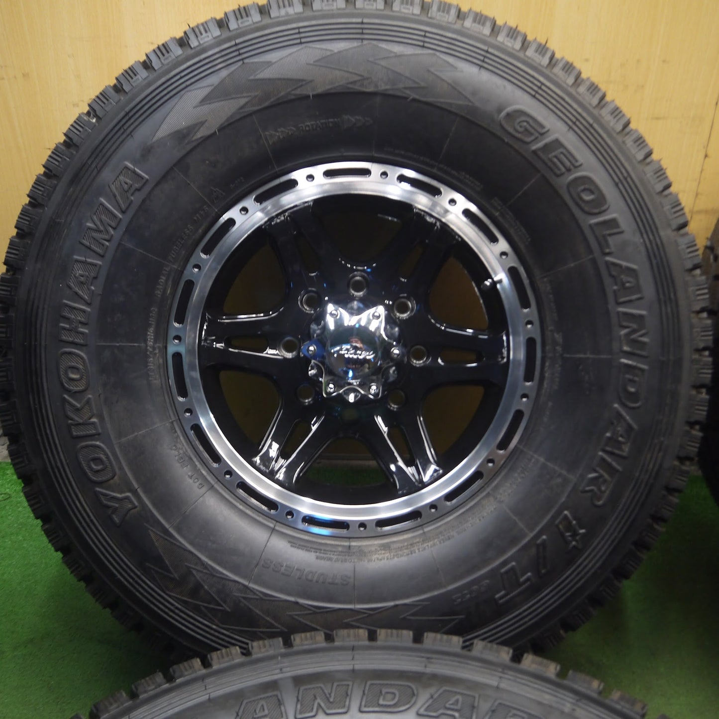 [送料無料]未使用★ハマー H2 等 315/75R16 ヨコハマ ジオランダー i/T G072 Pacer 16インチ PCD165.1/8H★3100702クス