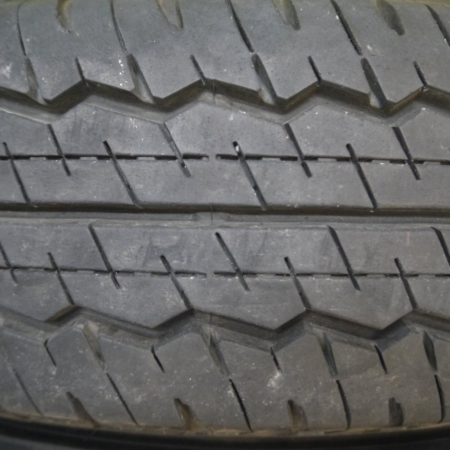 *送料無料* バリ溝！22年！9.5分★165/80R14 97/95N ダンロップ SP LT30A タイヤ 14インチ タウンエース ライトエース 等★4031208Hノタ