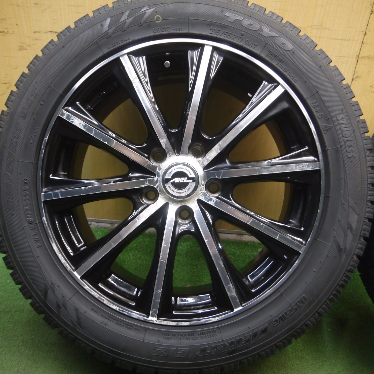 *送料無料* バリ溝！22年！9.5分★スタッドレス 215/55R17 トーヨー オブザーブ ガリット GIZ AXEL アクセル 17インチ PCD114.3/5H★4021421Hス