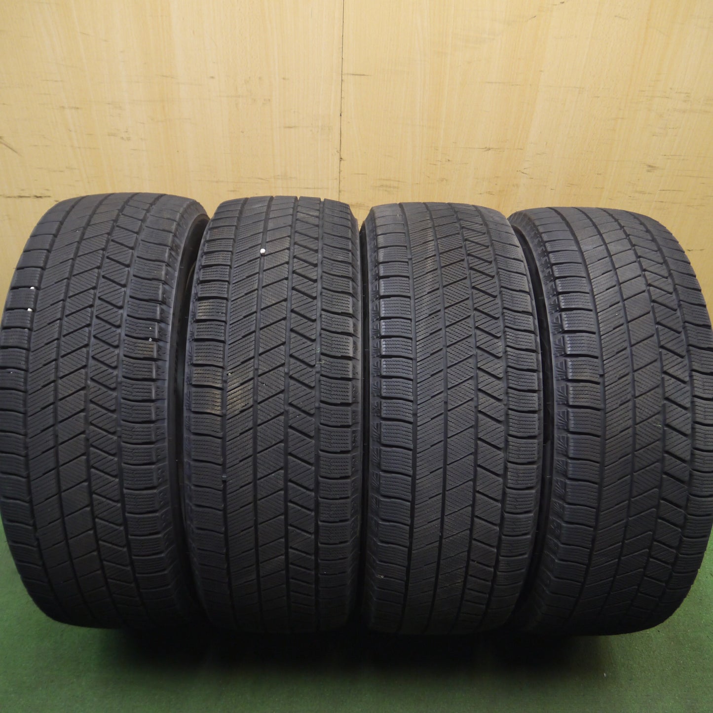 *送料無料*バリ溝！21年！キレイ！9.5分★スタッドレス 215/55R17 ブリヂストン ブリザック VRX3 AXEL Three アクセル 17インチ PCD114.3/5H★3120108Hス