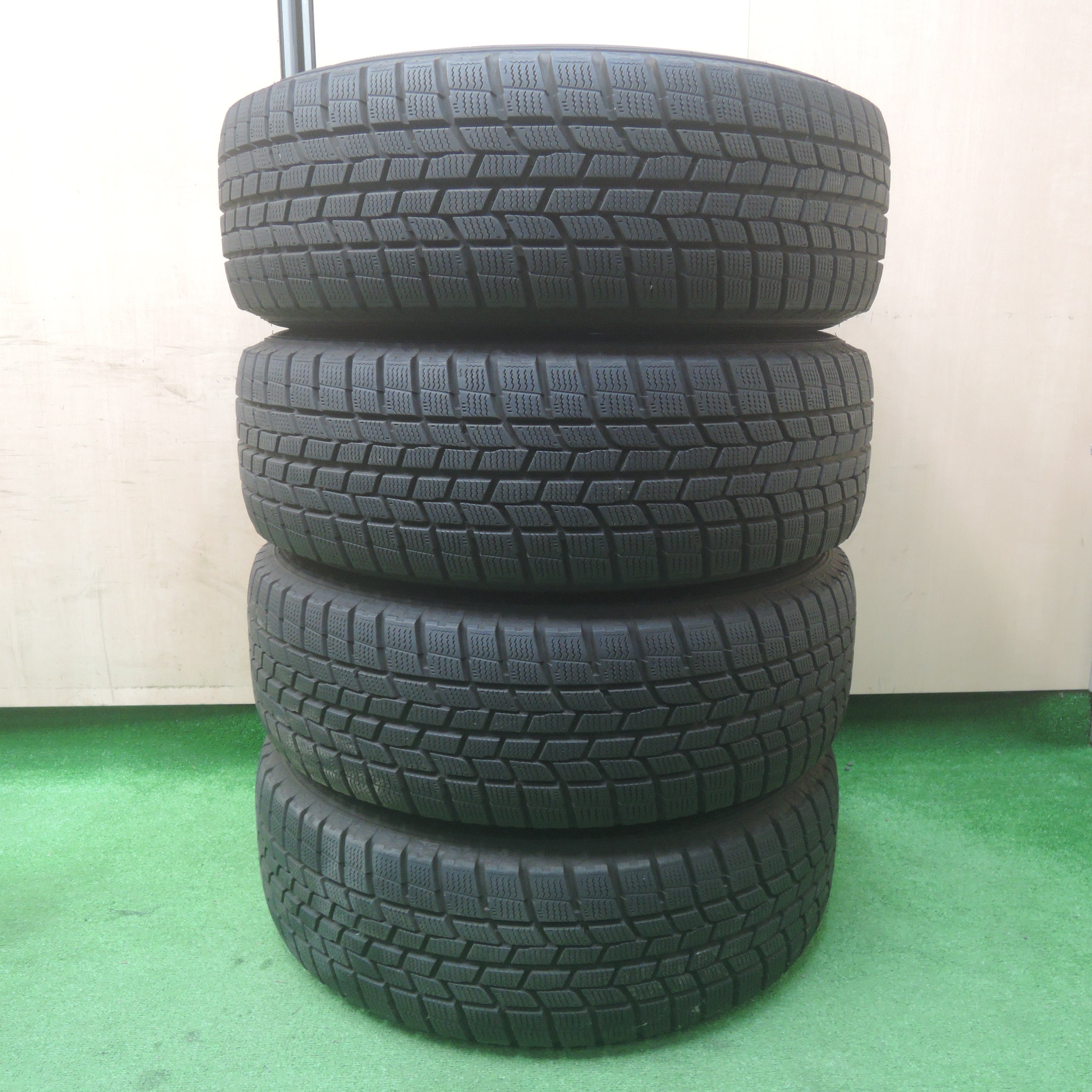 *送料無料*バリ溝！19年！綺麗！9.5分★スタッドレス 215/65R16 グッドイヤー アイスナビ6 ravrion RS01 ラブリオン  16インチ PCD114.3/5H★3120803SYス