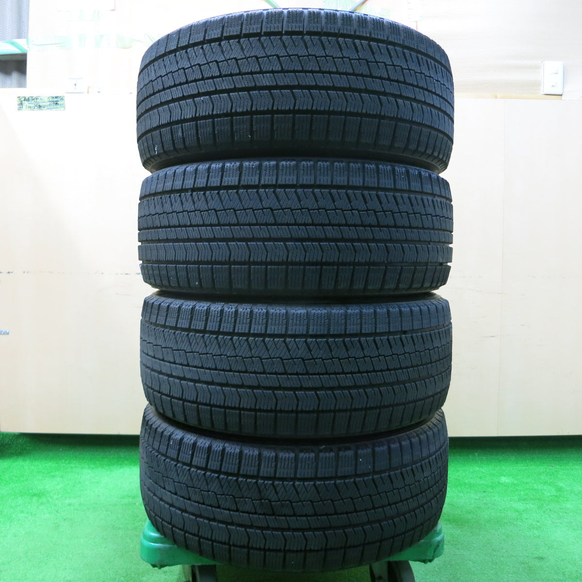 *送料無料*バリ溝！19年！9.5分★スタッドレス 235/45R17 ブリヂストン ブリザック VRX2 86 ランエボ WRX 等★3112407イスタ