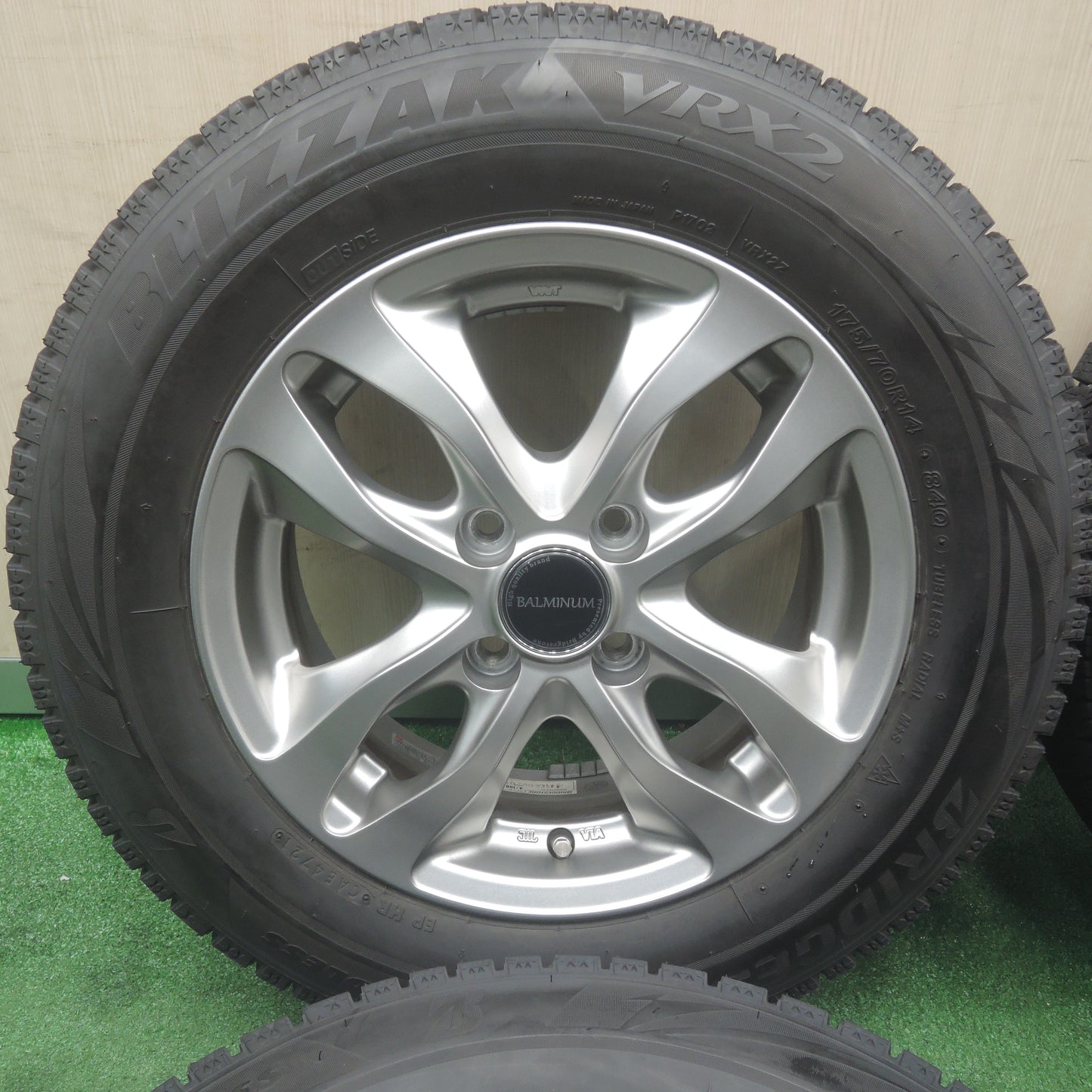 *送料無料*バリ溝！21年！キレイ！9.5分★スタッドレス 175/70R14 ブリヂストン ブリザック VRX2 BALMINUM バルミナ PCD100/4H★3111312SYス