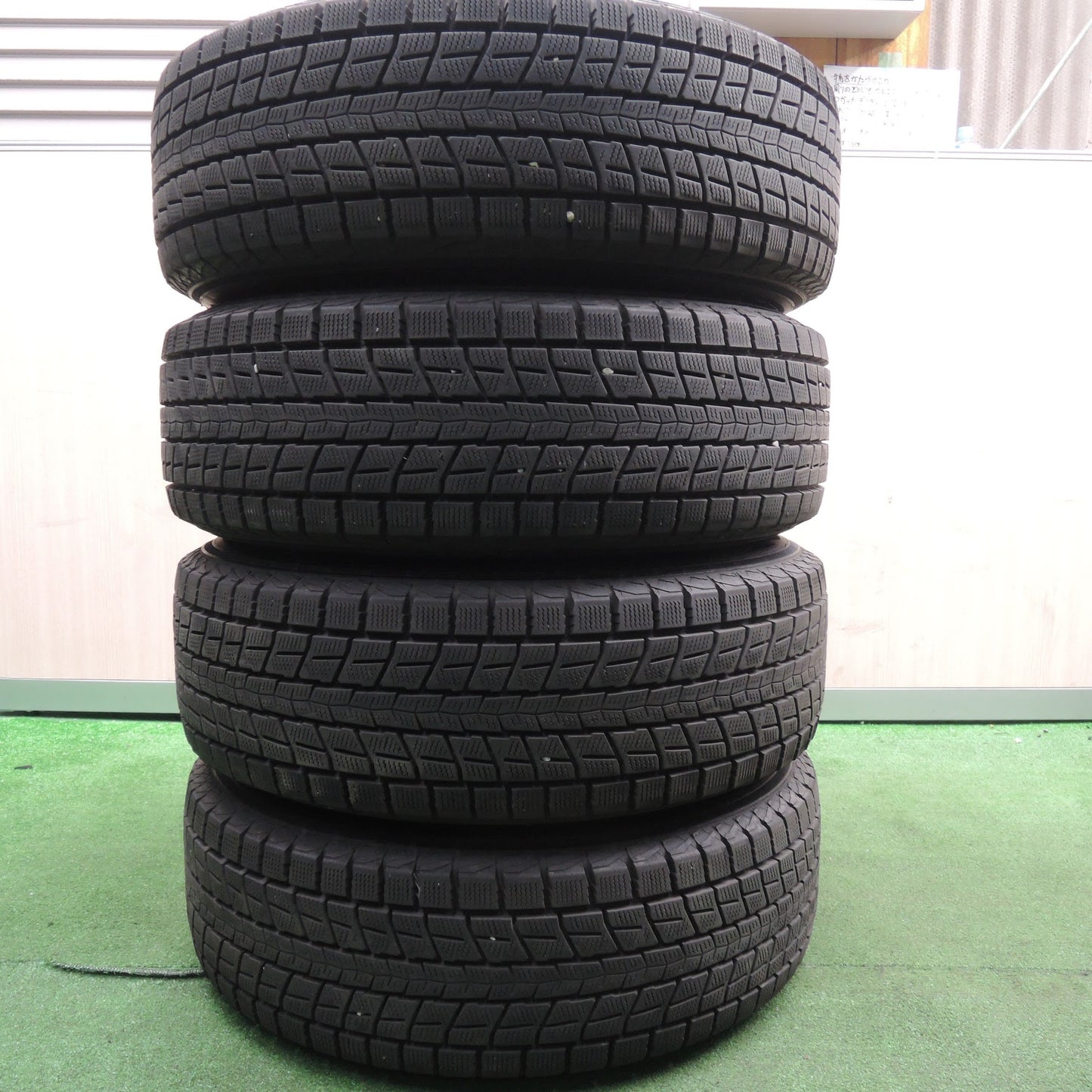 [送料無料]キレイ★スタッドレス 225/65R17 ダンロップ ウインターマックス SJ8 SEMVAES 17インチ PCD114.3/5H★3111805HAス