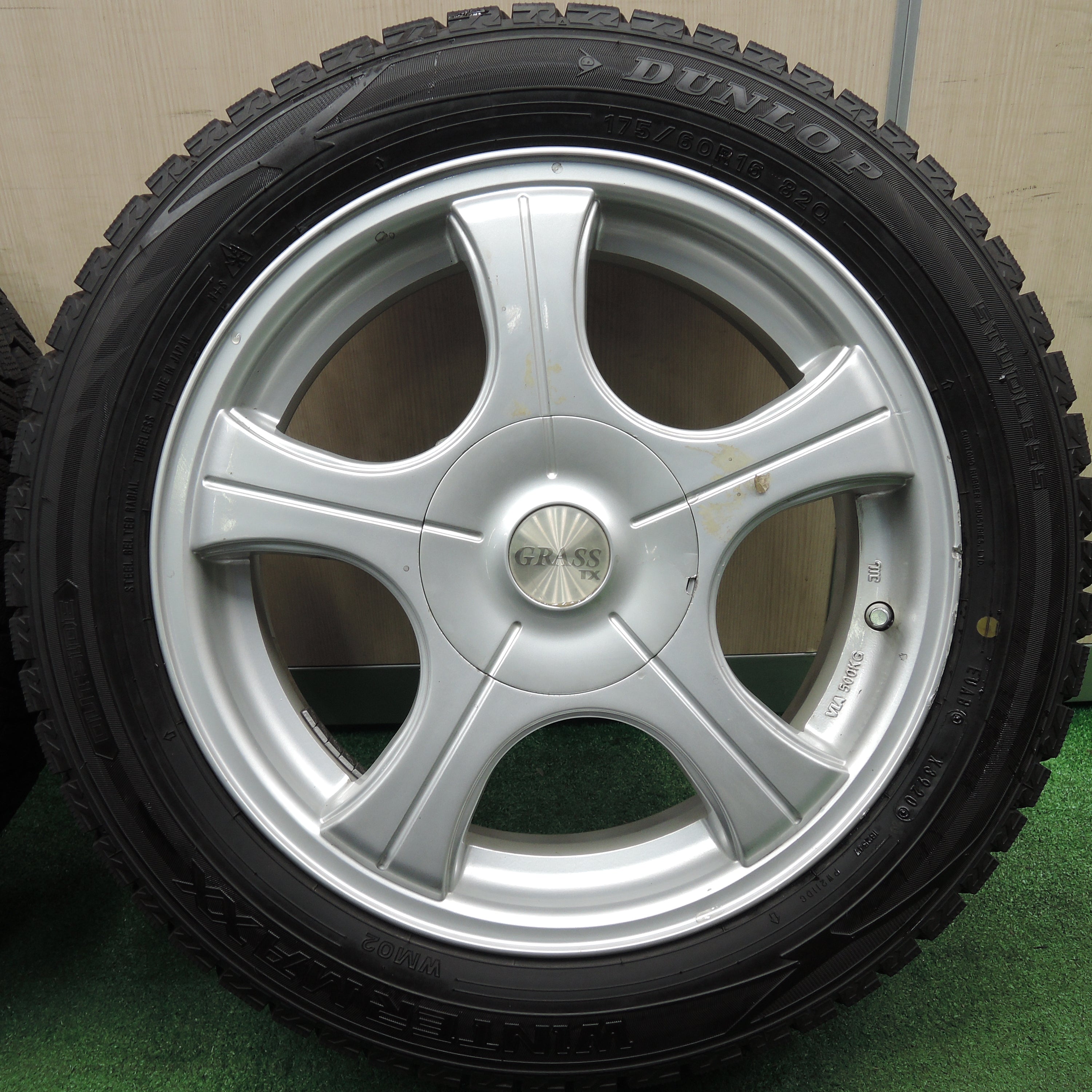 *送料無料*超バリ溝！20年！9.5分以上★スタッドレス 175/60R16 ダンロップ ウインターマックス WM02 GRASS TX グラス  16インチ PCD100/4H★3112309HAス