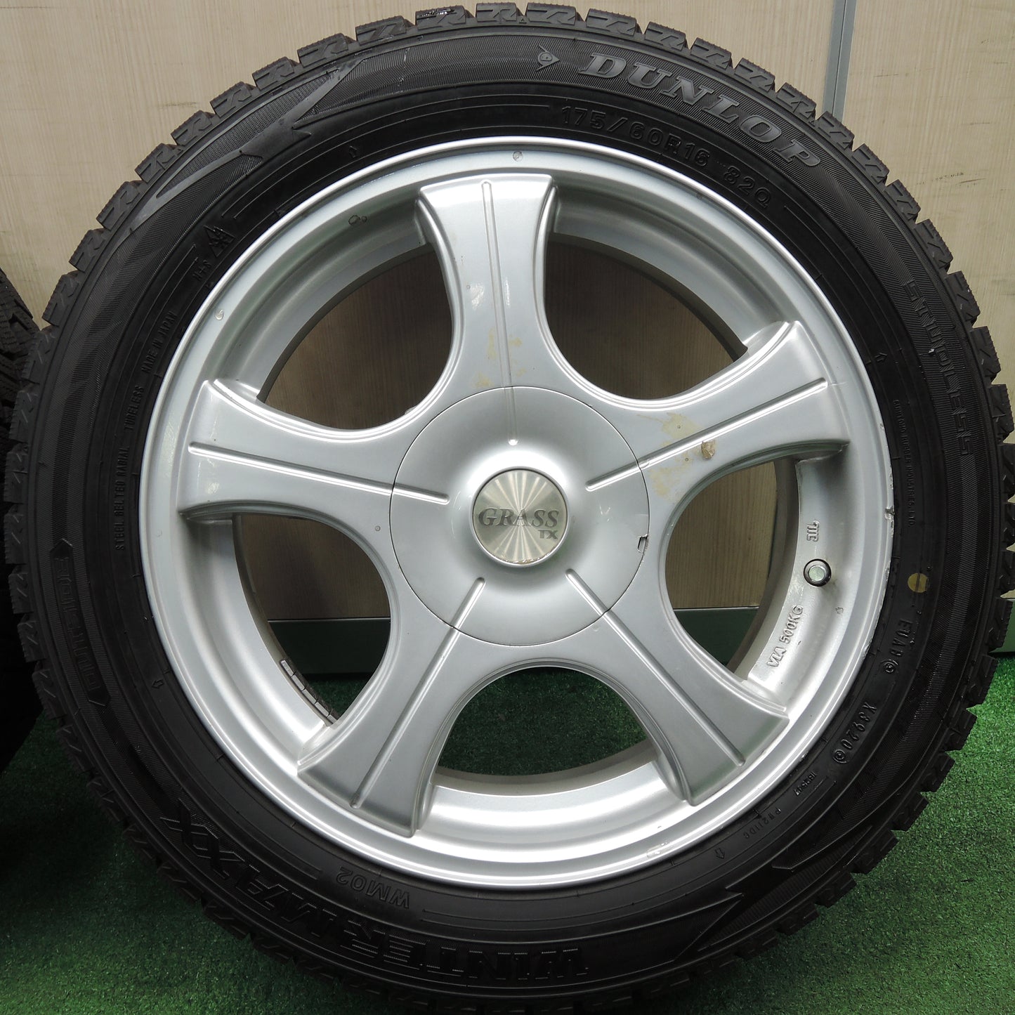 *送料無料*超バリ溝！20年！9.5分以上★スタッドレス 175/60R16 ダンロップ ウインターマックス WM02 GRASS TX グラス 16インチ PCD100/4H★3112309HAス