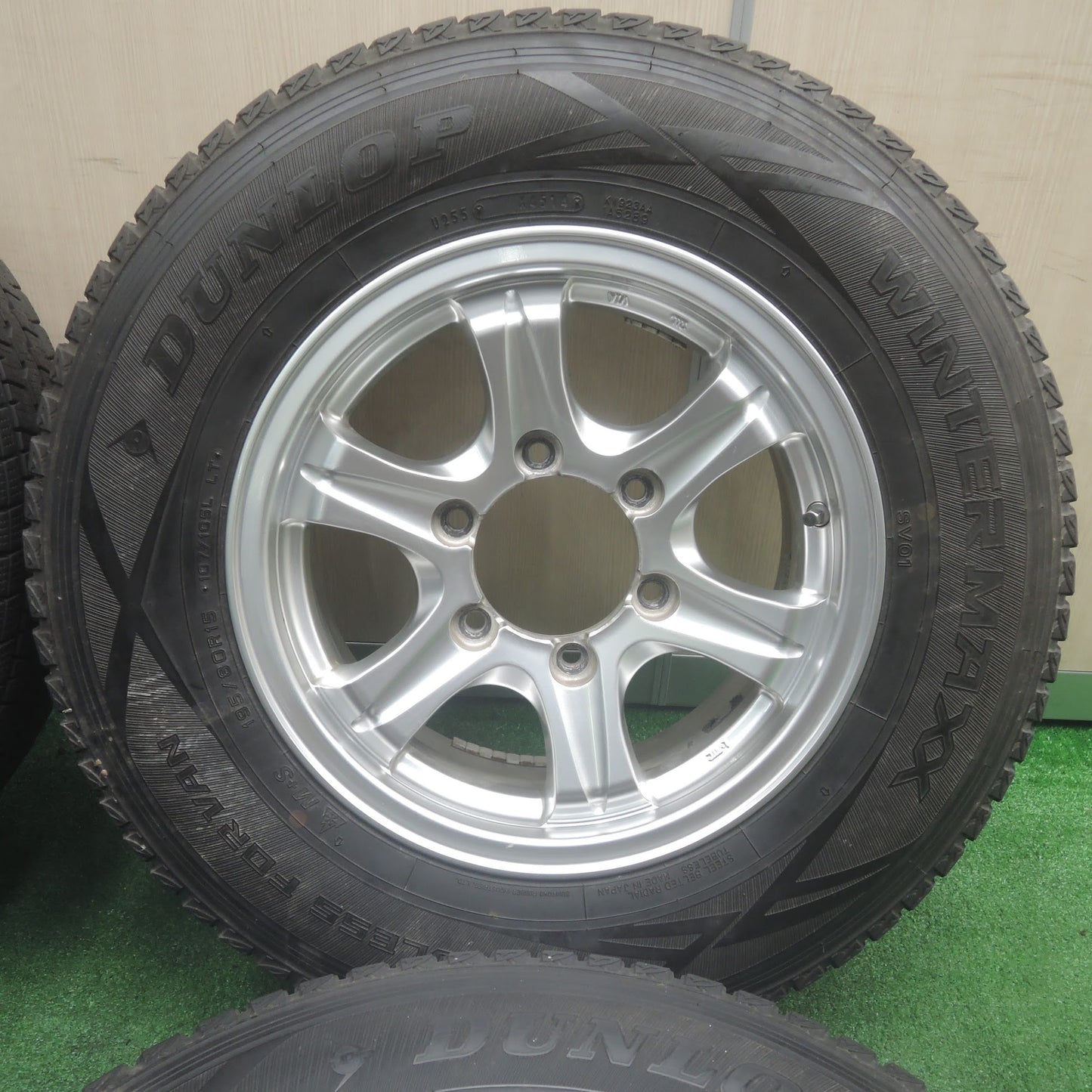 [送料無料]4本価格★ハイエース 等 195/80R15 107/105L スタッドレス ダンロップ ウインターマックス SV01 weds 15インチ PCD139.7/6H★3110705SYス