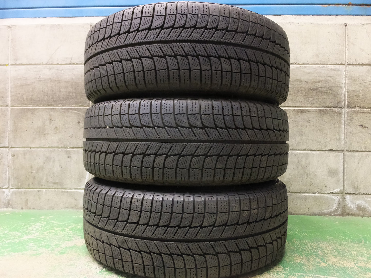 [送料無料]超バリ溝！19年！キレイ！ほぼ10分★スタッドレス 215/55R17 ミシュラン X-ICE3+ 社外 アルミ ホイール 17インチ PCD114.3/5H★1011509ヒス