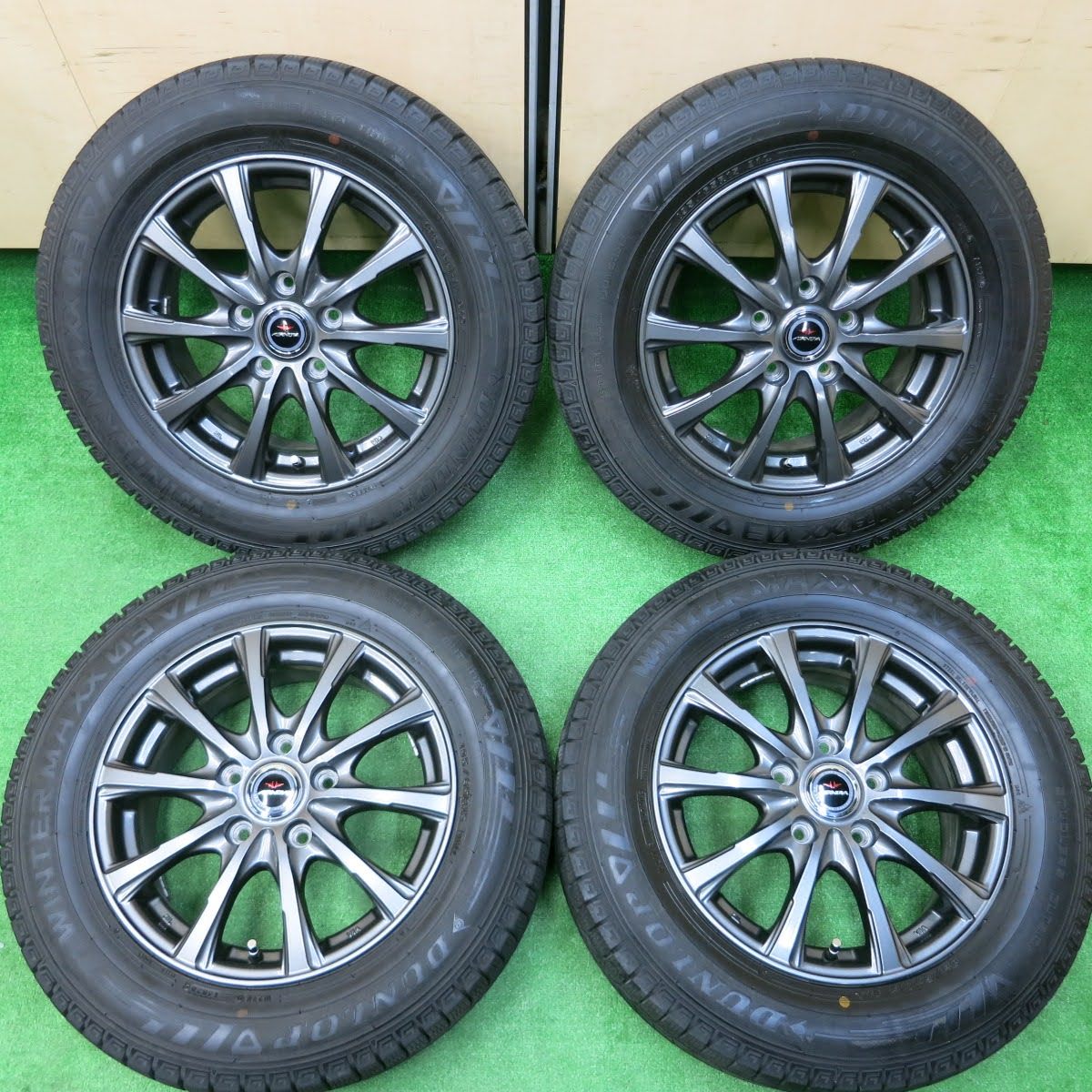 [送料無料]バリ溝！20年！キレイ！8.5分★スタッドレス 195/65R15 ダンロップ ウインターマックス03 AIRNOVA PCD114.3/5H★3112702イス