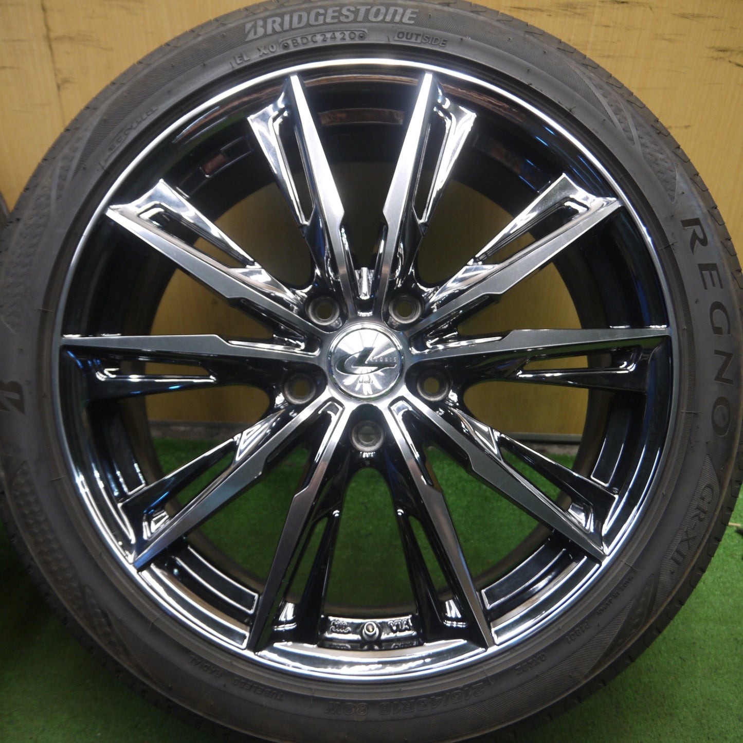 *送料無料* バリ溝！20年！綺麗！9分★LEONIS GX 215/45R18 ブリヂストン レグノ GR-X2 レオニス 18インチ PCD114.3/5H★4030407Hノ