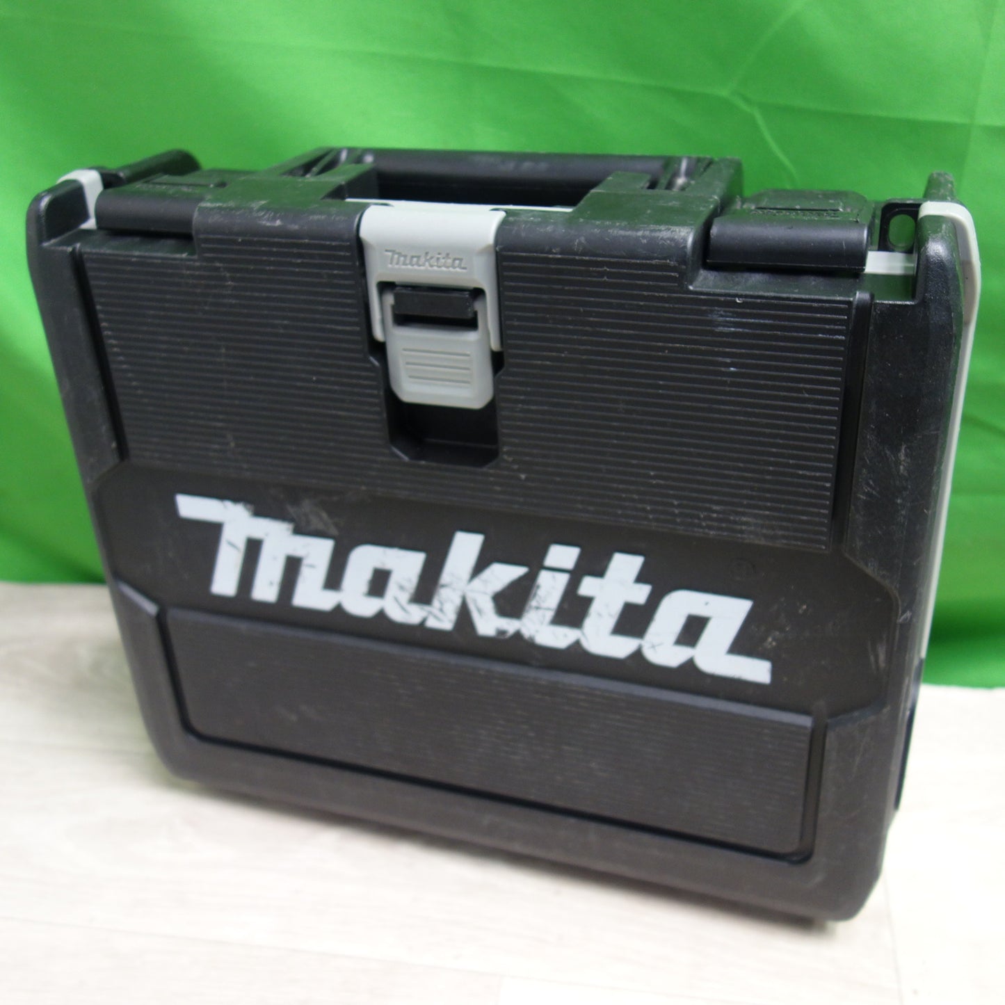 [送料無料] 動作品☆makita マキタ 充電式 インパクトドライバ TD172D バッテリ BL1860B 18V☆