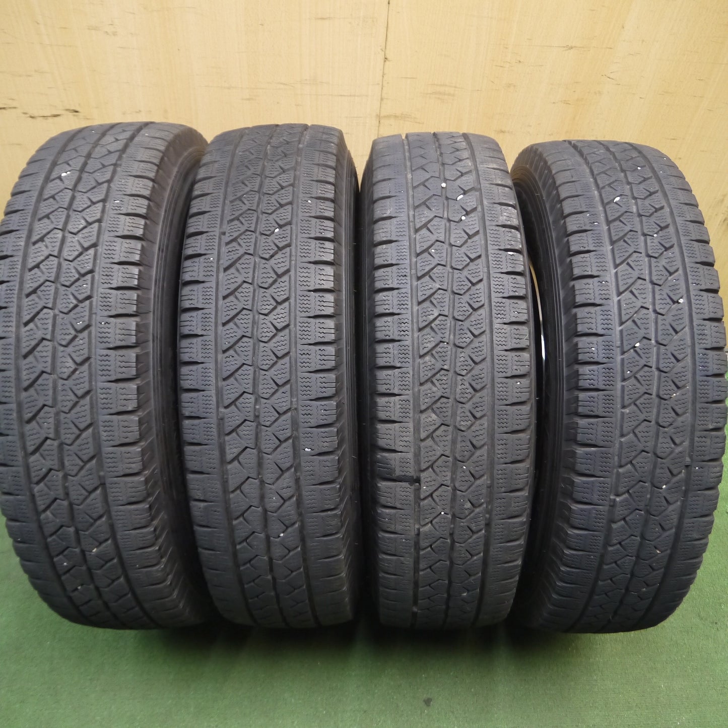 *送料無料*バリ溝！キレイ！9分★スタッドレス 185/80R14 ブリヂストン ブリザック VL1 VICENTE ビセンテ 14インチ PCD114.3/5H★3121206Hス