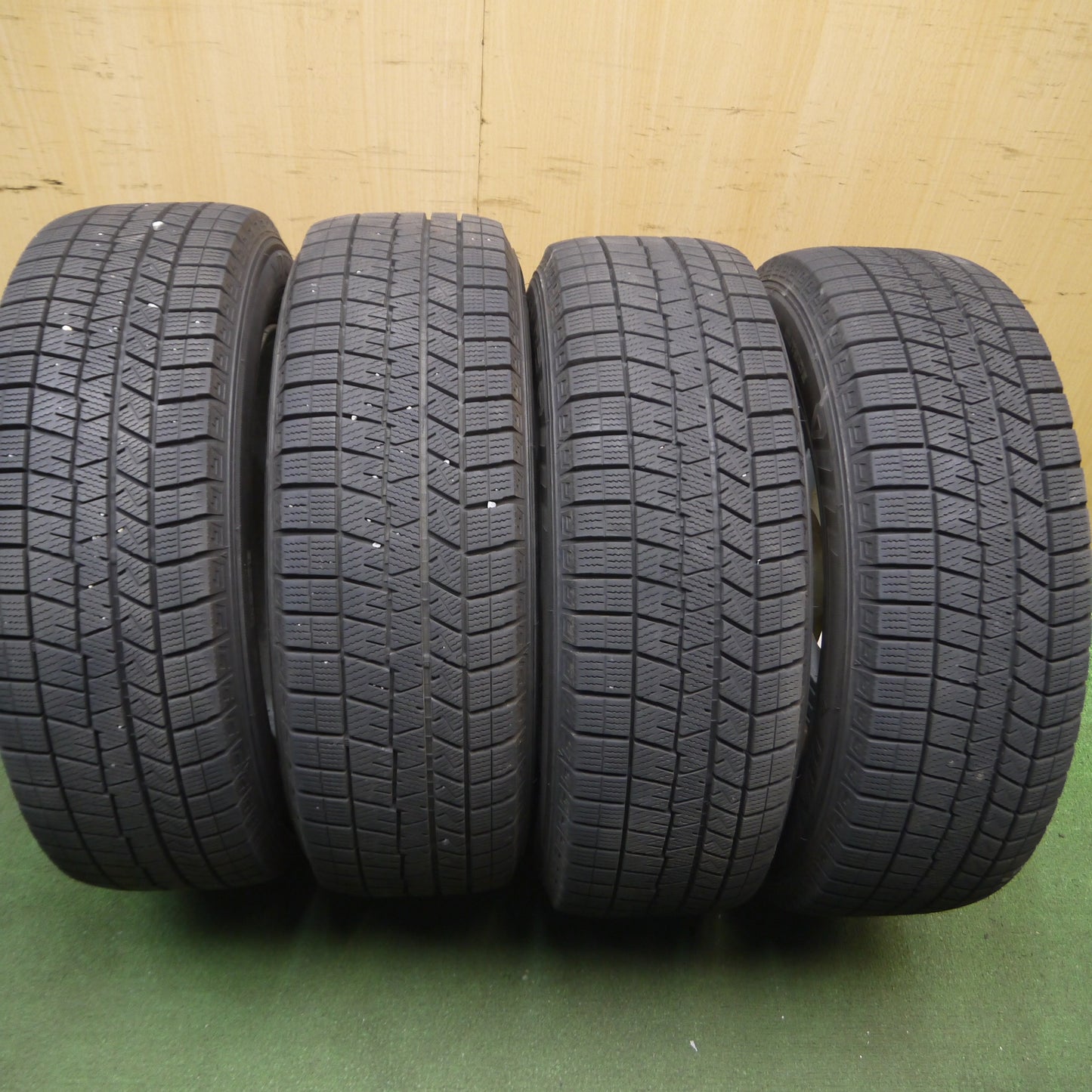 *送料無料*バリ溝！20年！9.5分★スタッドレス 195/65R15 ダンロップ ウインターマックス03 JOKER ジョーカー PCD114.3/5H★3102702Hス