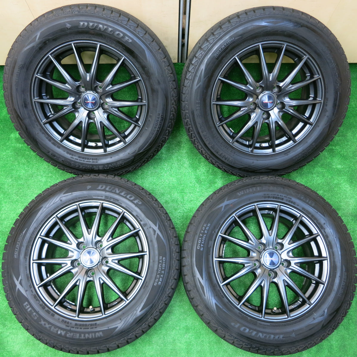 *送料無料*バリ溝！19年！キレイ！9.5分以上★スタッドレス 215/65R16 ダンロップ ウインターマックス SJ8 VELVA SPORTZ 16インチ PCD114.3/5H★3110306イス